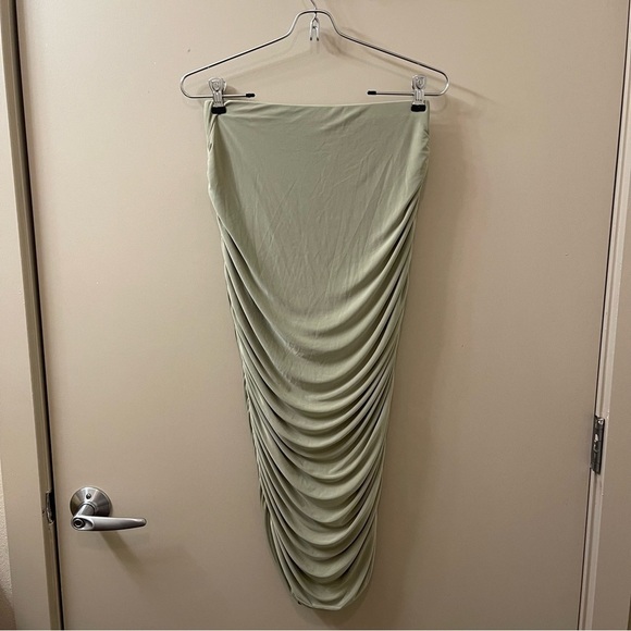 Pretty Little Thing Sage Green Slinky Second Skin Ruched Midi Skirt size US 6/ M - Picture 4 of 9